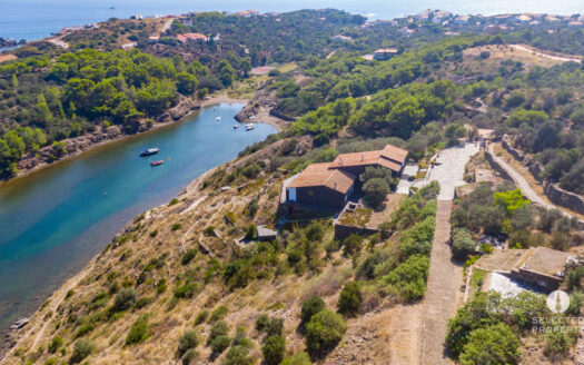 Propriété unique à Cadaqués – Face à Port Lligat