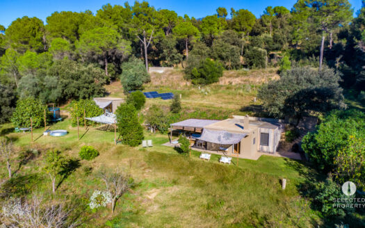 Vie consciente et autosuffisante entre Monells et Madremanya